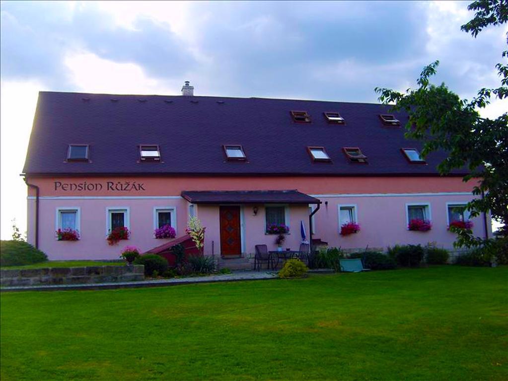Pension Ruzak Ruzova エクステリア 写真